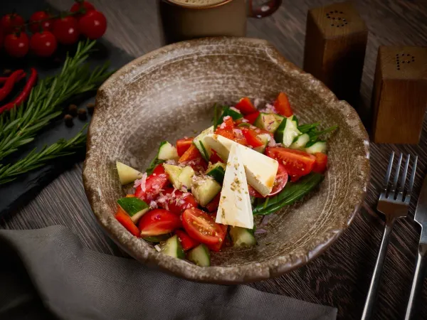 Салат в греческом стиле