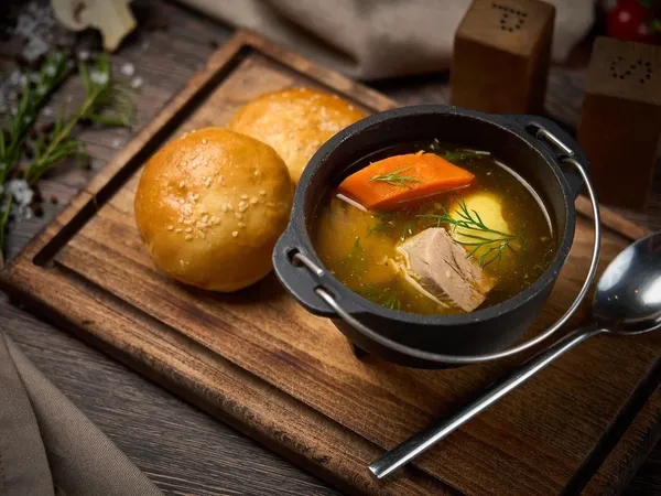 Шурпа с телячьими щечками и овощами